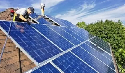 太阳能在安装电池板时需要提防什么?(图1) 太阳能在安装电池板时需要提防什么?